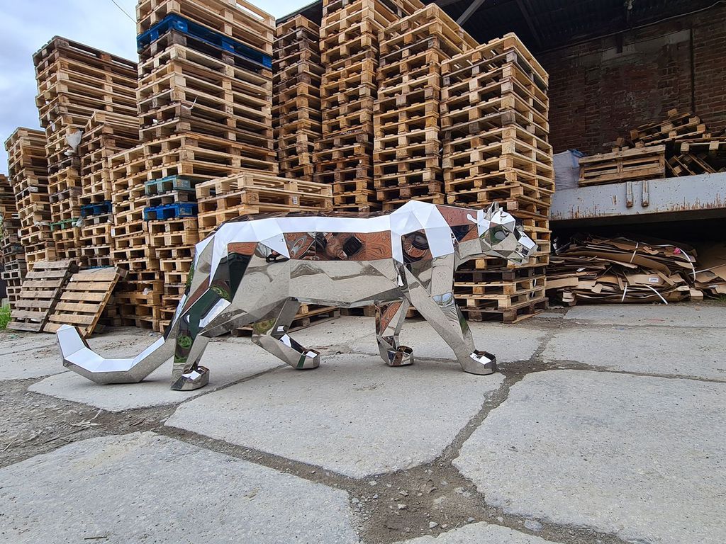 Snow Leopard made in collaboration with Gabalabis for the official BMW dealer in Omsk, Russia