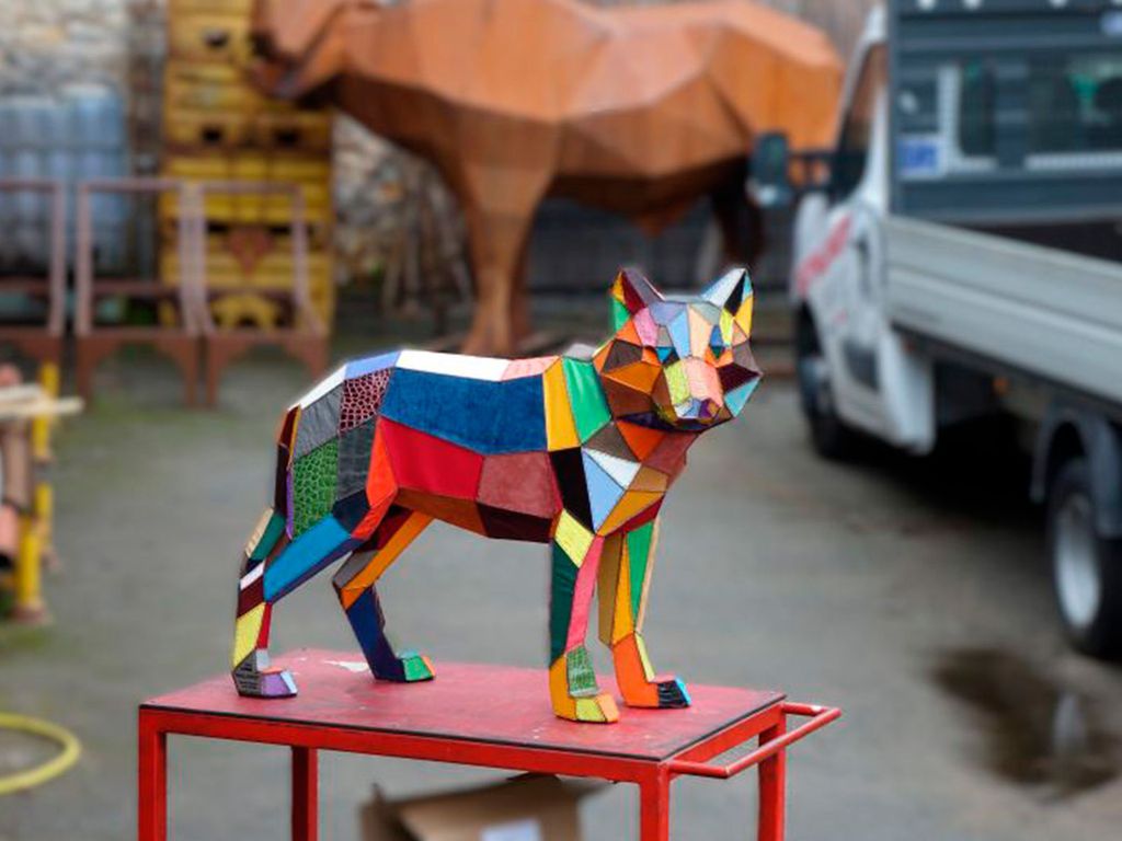 Sculptures of the wolves, made in collaboration with Hilep2, France